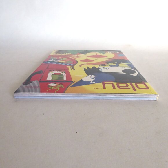 NEW 2006 PLAY TIMES URBAN VINYL DESIGN TOY MAGAZINE SOFT COVER BOOK - Picture 7 of 13